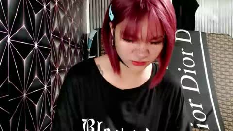 Snapshot of queen_elicktra chatting on 12/22/25, 06:10 JOY online show from 12/22/25, 06:10