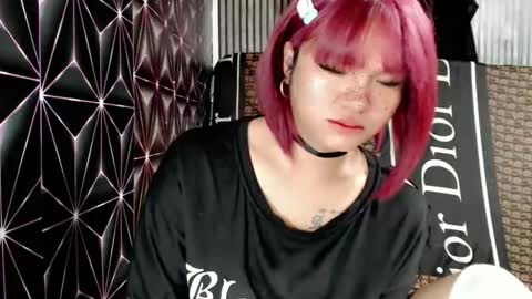 Snapshot of queen_elicktra chatting on 03/08/26, 02:04 JOY online show from 03/08/26, 02:04