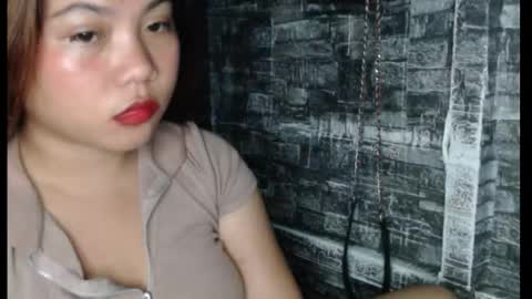 Snapshot of queen_fucker23 chatting on 01/09/26, 06:53 Angel online show from 01/09/26, 06:53