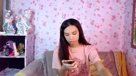 Snapshot of queen_gia chatting on 06/26/26, 06:18 queen_gia online show from 06/26/26, 06:18