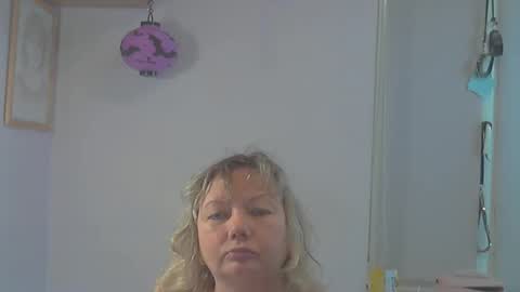 queen_jane8 online show from 11/07/25, 02:17