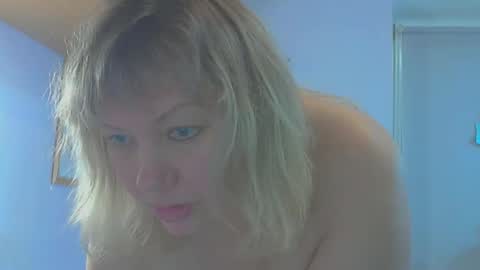 queen_jane8 online show from 11/18/25, 04:55