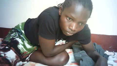 Snapshot of queen_joan chatting on 02/02/25, 10:13 queen_joan online show from 02/02/25, 10:13