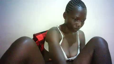 Snapshot of queen_joan chatting on 02/10/25, 01:35 queen_joan online show from 02/10/25, 01:35