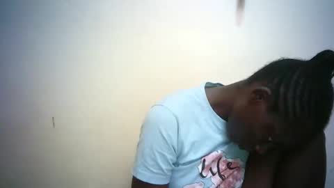 Snapshot of queen_joan chatting on 02/16/25, 01:49 queen_joan online show from 02/16/25, 01:49