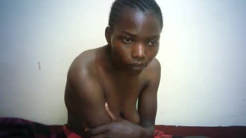 Snapshot of queen_joan chatting on 02/19/25, 01:28 queen_joan online show from 02/19/25, 01:28
