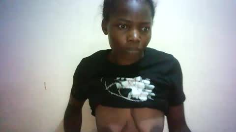 Snapshot of queen_joan chatting on 03/01/25, 12:28 queen_joan online show from 03/01/25, 12:28