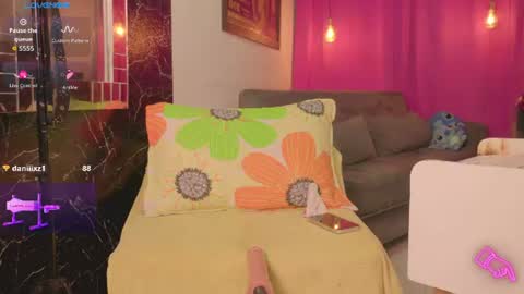 queen_kamil online show from 06/26/26, 10:58