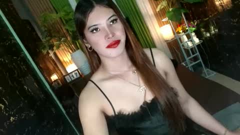 Snapshot of queen_kendalx19 chatting on 12/16/25, 11:10 Kendal online here from 6am-3pm philippine time online show from 12/16/25, 11:10