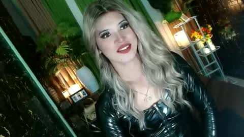 Snapshot of queen_kendalx19 chatting on 01/13/26, 10:26 Kendal online here from 6am-3pm philippine time online show from 01/13/26, 10:26