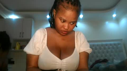 Queen kikih online show from 06/15/26, 01:08