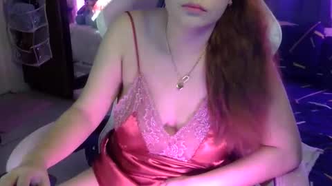 Snapshot of queen_kur chatting on 10/12/25, 04:06 QueenHennessy online show from 10/12/25, 04:06