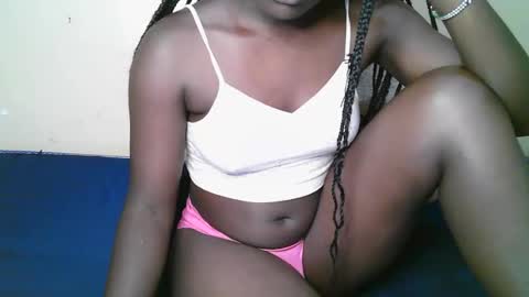 queen_latasha online show from 10/18/25, 08:42