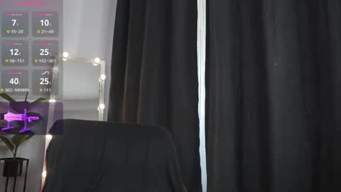 queen_leylla online show from 04/28/26, 05:23