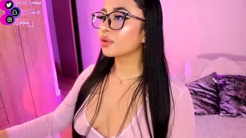 Snapshot of queen_liana chatting on 12/14/24, 04:56 Liana online show from 12/14/24, 04:56