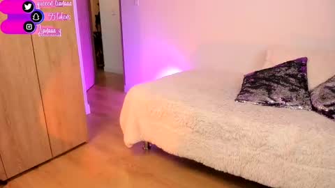 Snapshot of queen_liana chatting on 12/20/24, 07:33 Liana online show from 12/20/24, 07:33