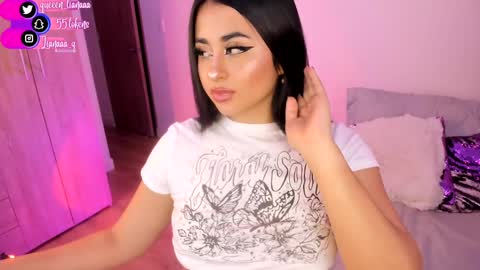 Snapshot of queen_liana chatting on 01/15/25, 05:29 Liana online show from 01/15/25, 05:29