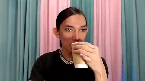 Queen Lucifer online show from 11/25/25, 08:14