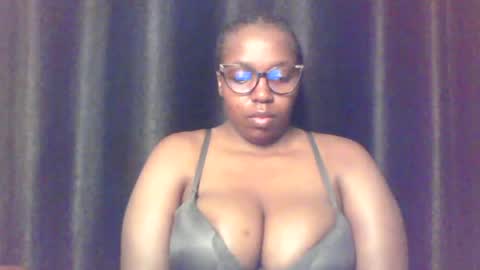 Snapshot of queen_melanine chatting on 07/09/26, 04:38 QUEEN online show from 07/09/26, 04:38