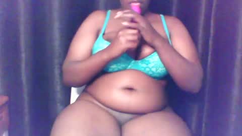 Snapshot of queen_melanine chatting on 07/11/26, 03:42 QUEEN online show from 07/11/26, 03:42