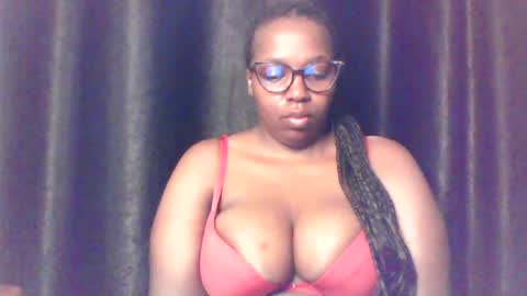 Snapshot of queen_melanine chatting on 07/25/26, 04:10 QUEEN online show from 07/25/26, 04:10