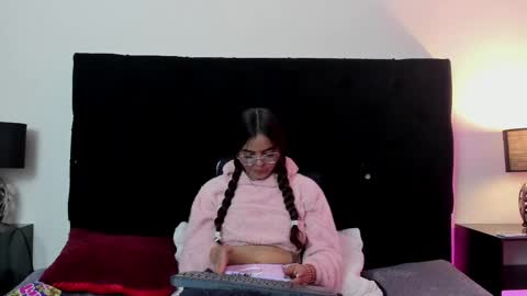 Snapshot of queen_misy chatting on 05/10/26, 09:20 queen_misy online show from 05/10/26, 09:20