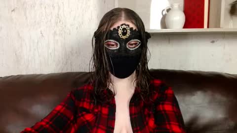 Snapshot of queen_nora chatting on 05/04/26, 10:17 Nora online show from 05/04/26, 10:17