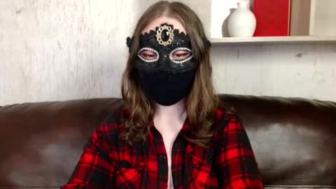 Snapshot of queen_nora chatting on 05/09/26, 10:15 Nora online show from 05/09/26, 10:15