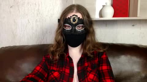 Snapshot of queen_nora chatting on 05/10/26, 10:26 Nora online show from 05/10/26, 10:26