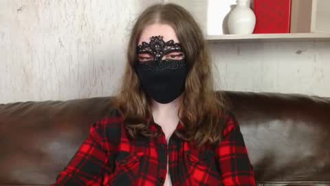 Snapshot of queen_nora chatting on 05/22/26, 10:26 Nora online show from 05/22/26, 10:26
