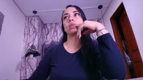 Snapshot of queen_nyxx chatting on 06/02/26, 02:24 QueenNyx online show from 06/02/26, 02:24