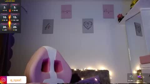 Snapshot of queen_nyxx chatting on 07/23/26, 03:26 QueenNyx online show from 07/23/26, 03:26