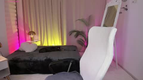 Snapshot of queen_of_deepthroat chatting on 12/14/25, 05:46 queen_of_deepthroat online show from 12/14/25, 05:46