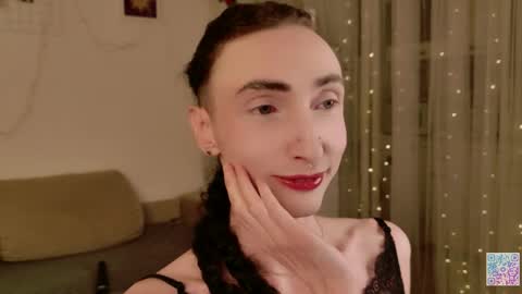 Snapshot of queen_of_tease chatting on 04/11/26, 04:17 queen_of_tease online show from 04/11/26, 04:17