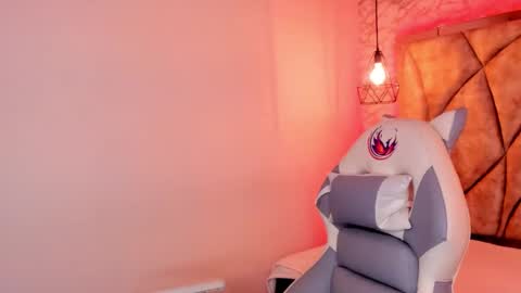   online show from 02/07/25, 07:06