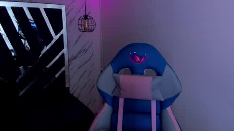   online show from 10/23/25, 11:42