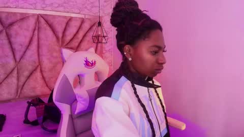   online show from 11/21/25, 12:04