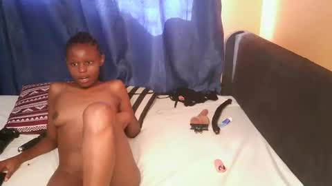 Snapshot of queen_sashavixen chatting on 11/15/25, 05:49 queen_sashavixen online show from 11/15/25, 05:49