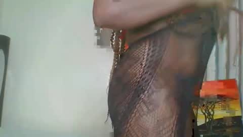 Snapshot of queen_wow2 chatting on 04/15/26, 10:00 queen online show from 04/15/26, 10:00
