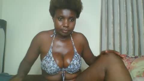 Snapshot of queen_wow2 chatting on 04/24/26, 11:45 queen online show from 04/24/26, 11:45
