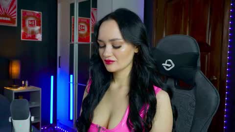 Snapshot of queenaliss chatting on 11/08/25, 05:51 Your world and the universe Aliss online show from 11/08/25, 05:51