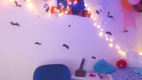 Ahlya  online show from 10/31/25, 04:57