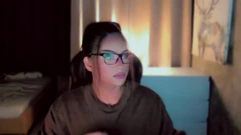 Snapshot of queenarthalia chatting on 01/05/26, 08:45 ARTHA online show from 01/05/26, 08:45