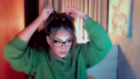 Snapshot of queenarthalia chatting on 02/12/26, 12:27 ARTHA online show from 02/12/26, 12:27