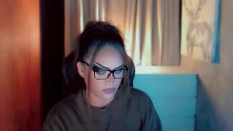 Snapshot of queenarthalia chatting on 02/17/26, 01:24 ARTHA online show from 02/17/26, 01:24