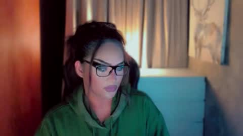 Snapshot of queenarthalia chatting on 02/18/26, 02:29 ARTHA online show from 02/18/26, 02:29