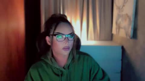 Snapshot of queenarthalia chatting on 02/22/26, 03:51 ARTHA online show from 02/22/26, 03:51