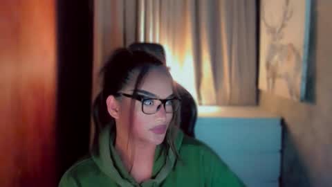 Snapshot of queenarthalia chatting on 03/07/26, 06:32 ARTHA online show from 03/07/26, 06:32