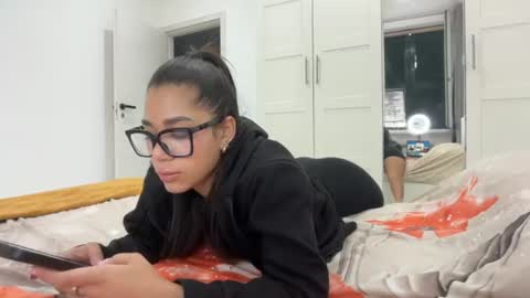 Snapshot of queenataly1 chatting on 06/05/26, 12:22 Nataly online show from 06/05/26, 12:22