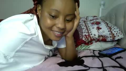 Snapshot of queenbeiby05 chatting on 12/03/25, 12:07 queen online show from 12/03/25, 12:07